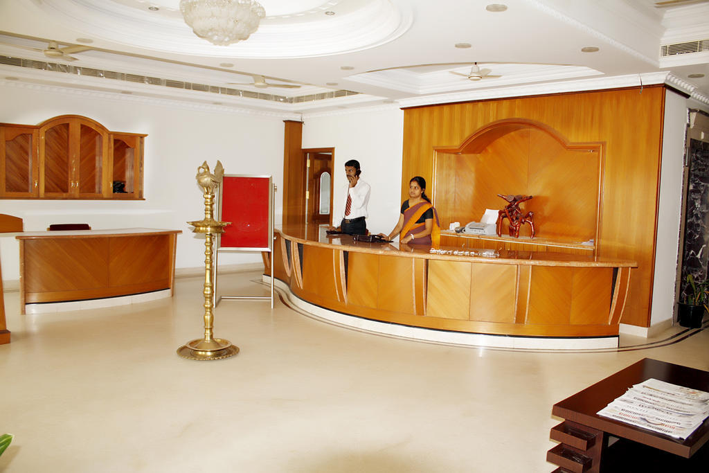 Hotel Prasanth Thiruvananthapuram Buitenkant foto